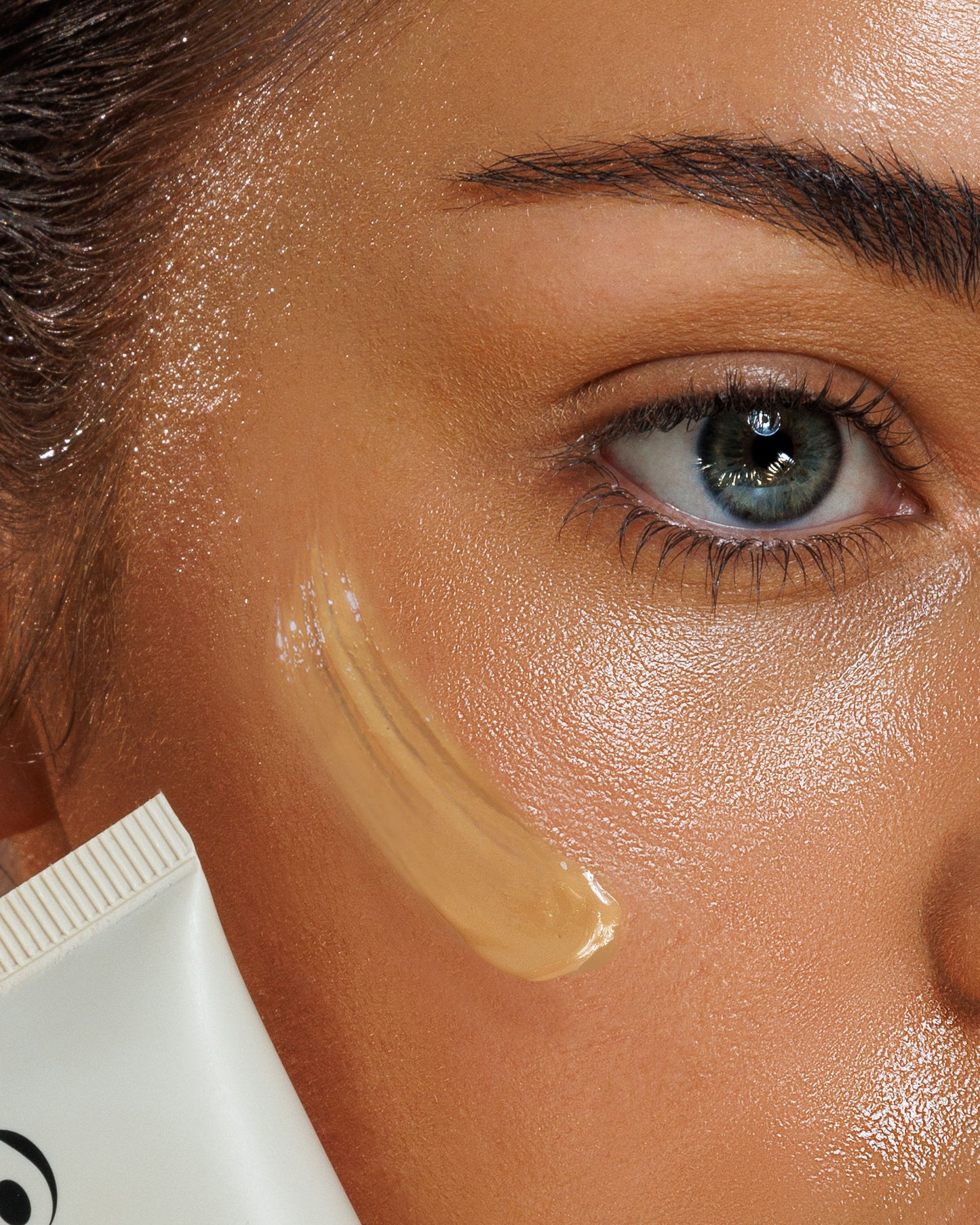 SPF50 Natural Tinted Moisturiser Light Medium